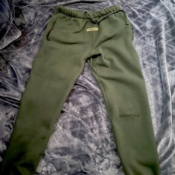 Essentials FOG Black Sweatpants - Picture 1 of 4